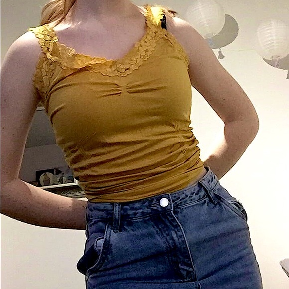 Lacey Yellow Tank Top - Picture 3 of 3